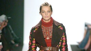 Oscar de la Renta Fall 2005 Ready-to-Wear Fashion Show | Vogue