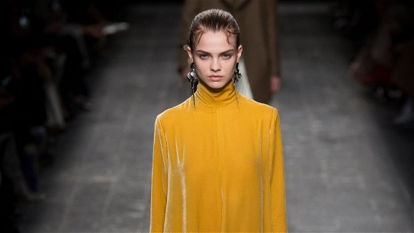 Valentino Fall 2016 Ready-to-Wear Fashion Show | Vogue