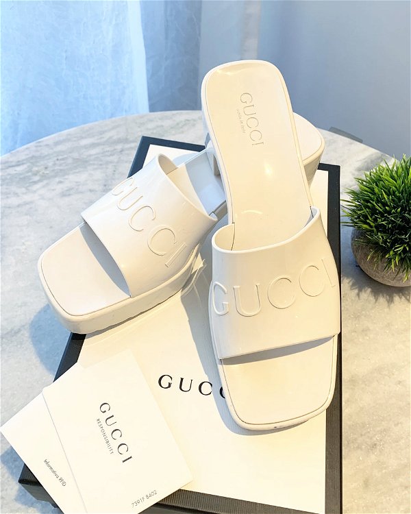 GUCCI Women's Rubber Slide Sandal - White - EU (39)