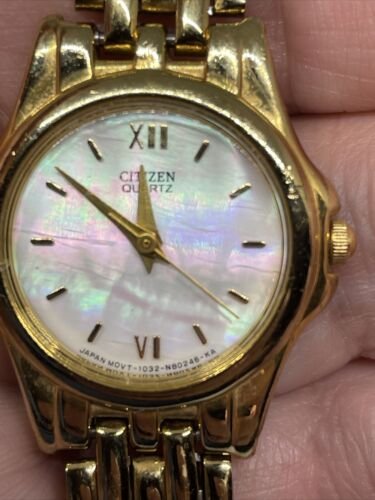 Vintage Citizens Ladies Goldtone Mother Of Pearl Face Watch